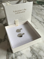 Dije corazón con inicial personalizable